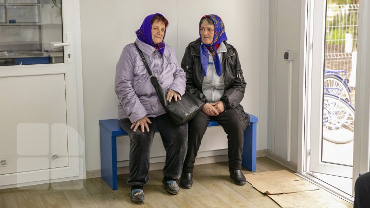 Femeile din satele Moldovei. Imagini de colecţie despre viaţa lor 