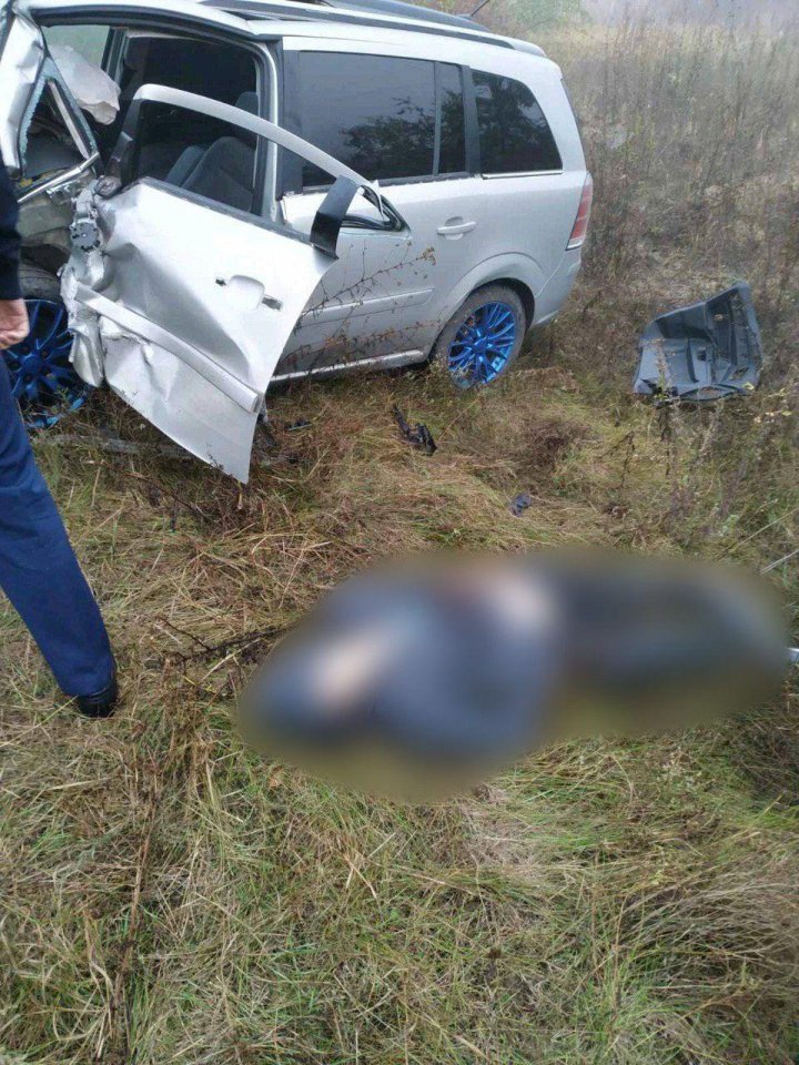 Încă o TRAGEDIE pe şosea. Trei persoane au decedat, în urma unui ACCIDENT GRAV la Căuşeni (IMAGINI DE GROAZĂ)