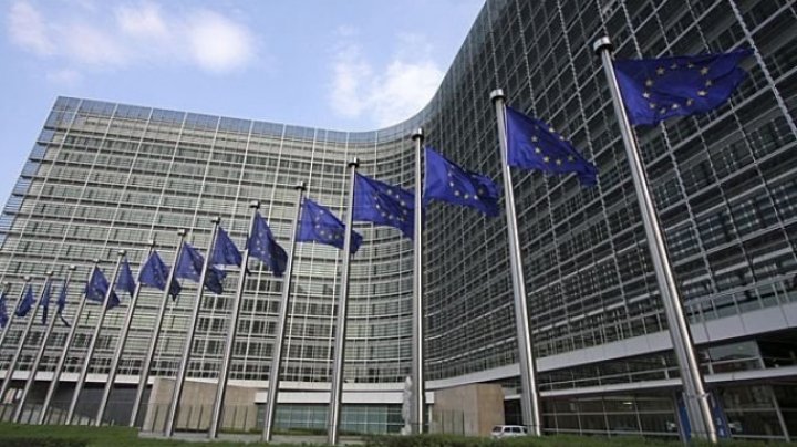 Un bărbat a încercat să-şi dea foc în faţa sediului Comisiei Europene la Bruxelles