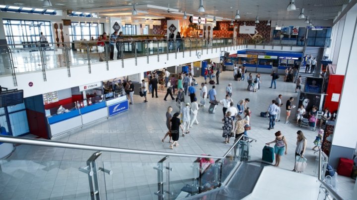 Deconspirat pe Aeroportul Chișinău. Cum a pornit un moldovean spre Londra (FOTO)