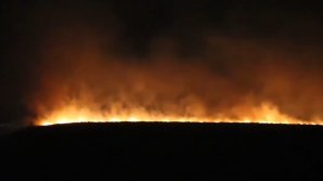 NOAPTE ALBĂ pe şoseaua Sculeni-Ungheni. A izbucnit un INCENDIU puternic (VIDEO/FOTO)