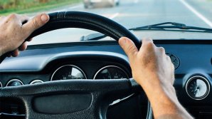 Un curier, care a condus 40 de ani fără permis, prins de poliție