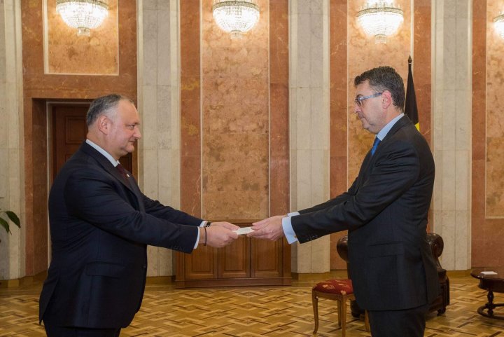 Igor Dodon a primit scrisorile de acreditare din partea a șapte ambasadori (FOTO)