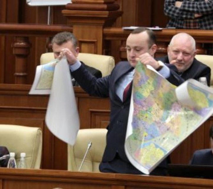 Cine va ocupa fotoliul de vicepreşedinte al Parlamentului în locul lui Ion Ceban