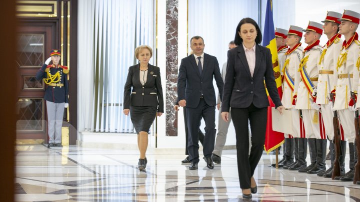 Moldova are un nou Guvern, condus de Ion Chicu. Cabinetul de miniştri a depus jurământul (VIDEO/FOTO)