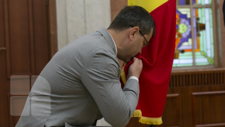 Moldova are un nou Guvern, condus de Ion Chicu. Cabinetul de miniştri a depus jurământul (VIDEO/FOTO)