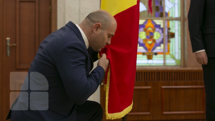 Moldova are un nou Guvern, condus de Ion Chicu. Cabinetul de miniştri a depus jurământul (VIDEO/FOTO)