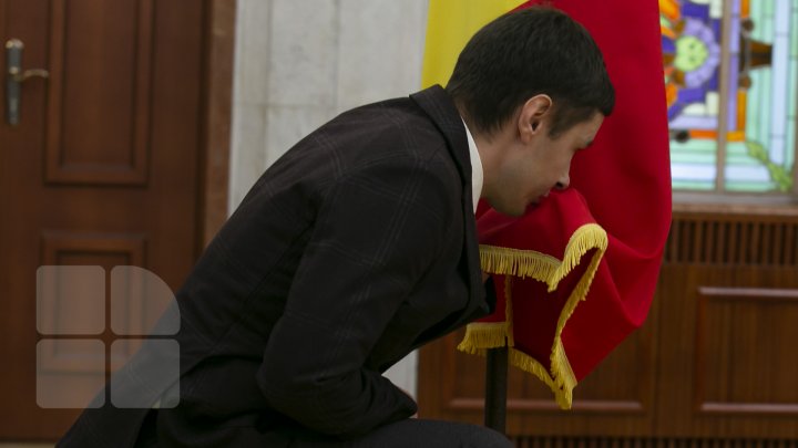 Moldova are un nou Guvern, condus de Ion Chicu. Cabinetul de miniştri a depus jurământul (VIDEO/FOTO)