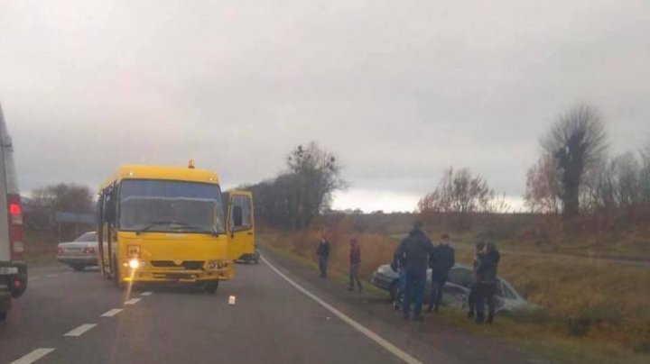 Cel puţin 10 copii au fost răniţi în drum spre şcoală, în regiunea Lvov din Ucraina