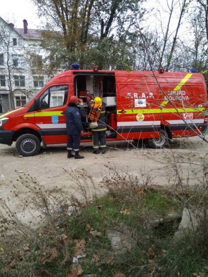 SITUAŢIE DE URGENŢĂ la Cahul. Pompierii şi salvatorii au fost ridicaţi pe ALERTĂ. Ce s-a întâmplat (FOTO)