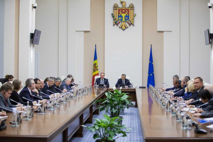 Premierul Ion Chicu s-a întâlnit cu ambasadorii acreditați la Chișinău (FOTO)