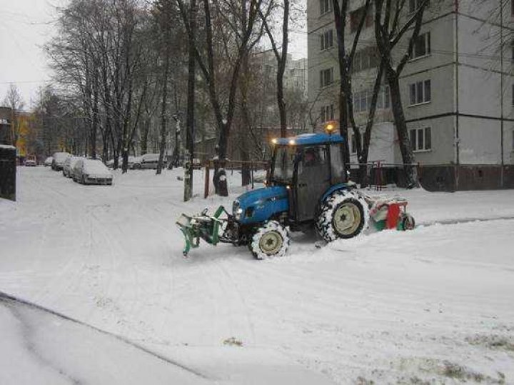 Gata pentru iarnă! Drumarii din Capitală sunt pregătiți pentru a face față situației în sezonul rece (FOTO)