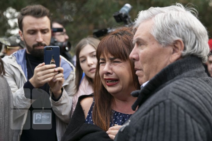 Protest la Parlament pentru susţinerea Maiei Sandu: Noi nu cedăm, lupta continuă (VIDEO/FOTO)