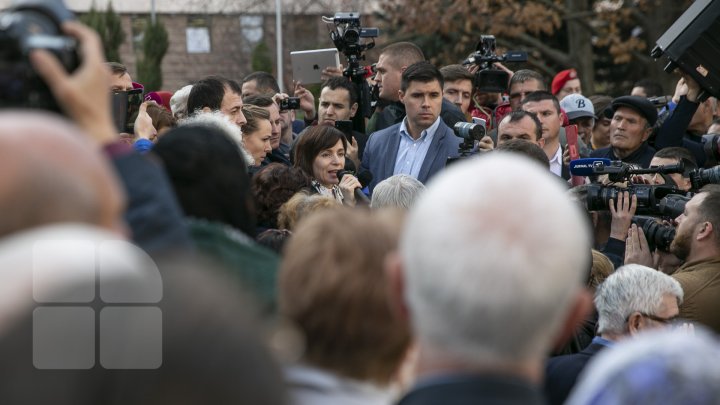 Protest la Parlament pentru susţinerea Maiei Sandu: Noi nu cedăm, lupta continuă (VIDEO/FOTO)