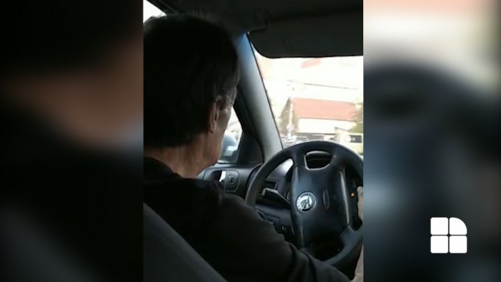 (VIDEO) Un şofer de taxi spune cum poate fi rezolvată problema transportului în Capitală. MERITĂ ASCULTAT