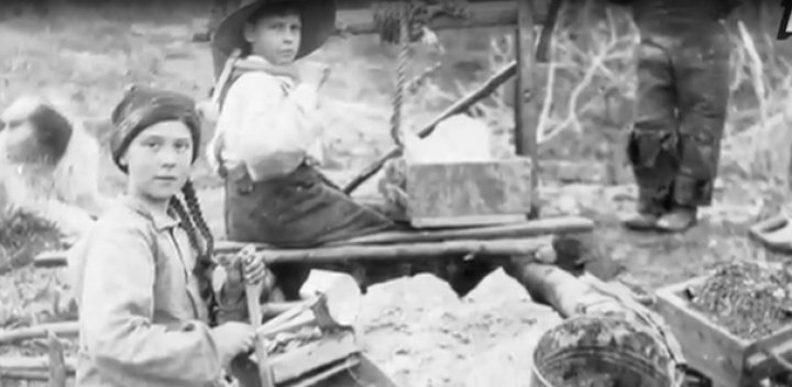 Această fotografie veche de 120 de ani dezlănțuie teoria conspirației: Greta Thunberg ar fi o călătoare în timp