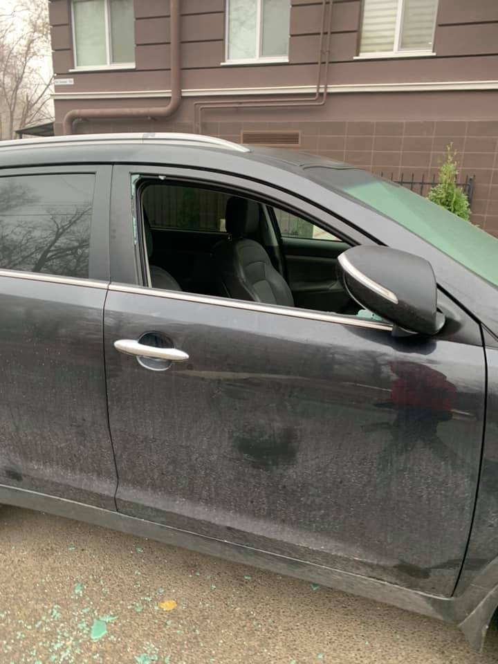 MESAJUL unei şoferiţe din Capitală pentru infractorii care i-au spart maşina (FOTO)