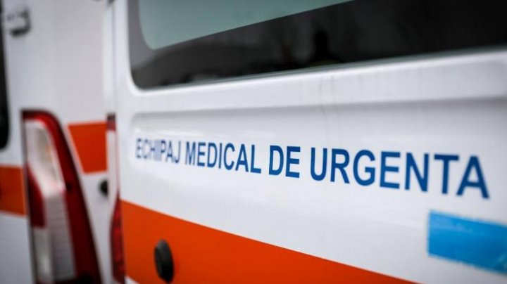 ROMÂNIA: Un copil de trei ani a ajuns la spital cu arsuri pe 70% din corp, după ce hainele puse la uscat pe sobă au luat foc