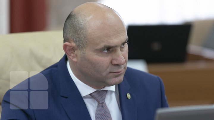 GAFA ministrului Voicu. Vezi cum s-a prezentat în cadrul şedinței Comisiei pentru situații excepționale