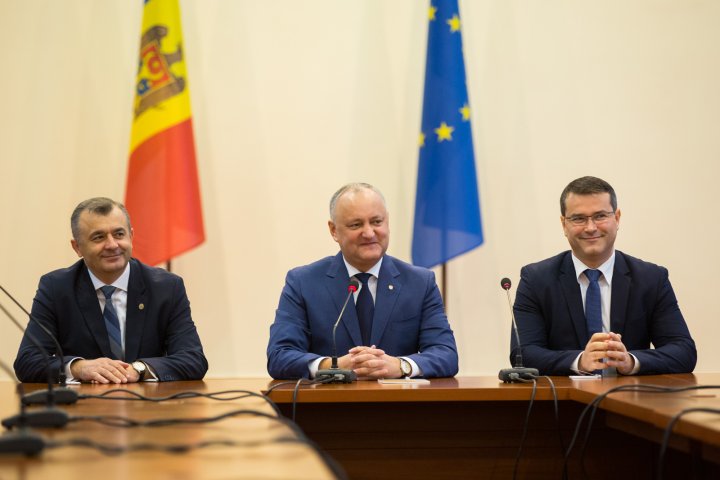 Premierul Ion Chicu a prezentat noii miniștri colectivelor de muncă şi a explicat ce înseamnă un Guvern tehnocrat