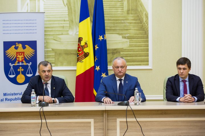 Premierul Ion Chicu a prezentat noii miniștri colectivelor de muncă şi a explicat ce înseamnă un Guvern tehnocrat