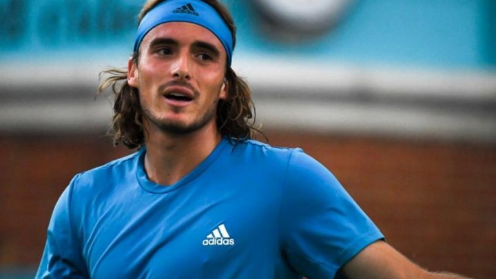 Tenismanul grec Stefanos Tsitsipas s-a calificat în semifinale. Sportivul a făcut de trei ori break-ul în partida cu Zverev