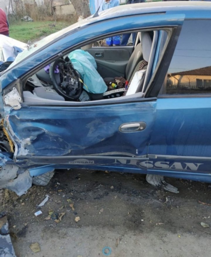 ACCIDENT FATAL la Ceadîr-Lunga. Un pasager mort şi conducătorul auto în spital. Cum s-a întâmplat TRAGEDIA (FOTO)