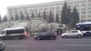 Reptila uriașă din Piața Marii Adunări Naționale a ajuns lângă Circul din Capitală