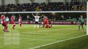 Echipa naţională de fotbal va juca un meci amical cu reprezentativa Suediei, în ianuarie