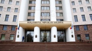 Întrunire învăluită de mister: Şedinţa prezidată de socialistul Andrian Lebedinschi a fost cu uşile închise