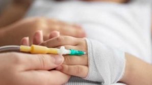 Doi gemeni se zbat între viaţă şi moarte la spital, după ce s-au otrăvit cu medicamente