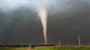 Tornade devastatoare în SUA: Cel puţin trei oameni au murit, alţi 20 au fost răniţi (VIDEO)