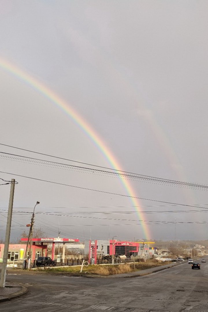 Fenomen inedit la sfârşitul lunii decembrie. Ce au observat locuitorii oraşului Comrat (FOTO)