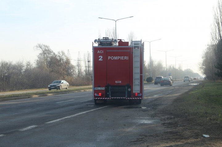 Motivul pentru care mai multe echipaje de intervenţie au circulat astăzi pe străzile din Capitală cu girofarul pornit (FOTO)