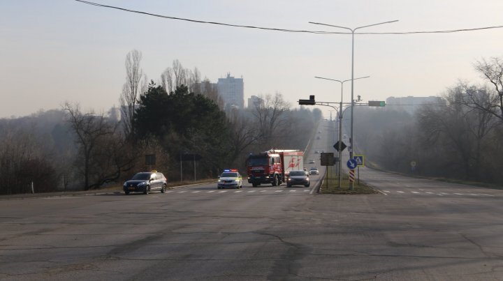 Motivul pentru care mai multe echipaje de intervenţie au circulat astăzi pe străzile din Capitală cu girofarul pornit (FOTO)