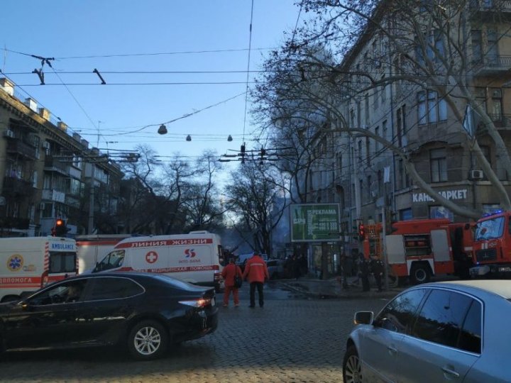 Imagini care îţi taie respiraţia de la incendiul devastator din Odesa  (FOTO/VIDEO)