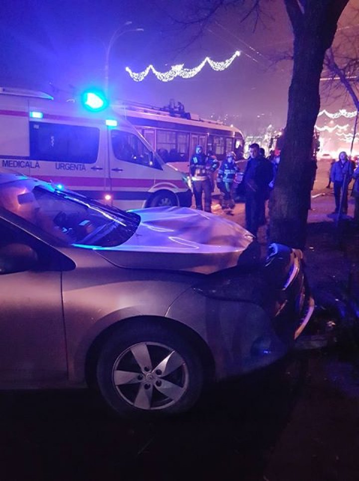 Accident grav lângă circul din Capitală. Ambulanța și pompierii sunt la fața locului (FOTO/VIDEO)