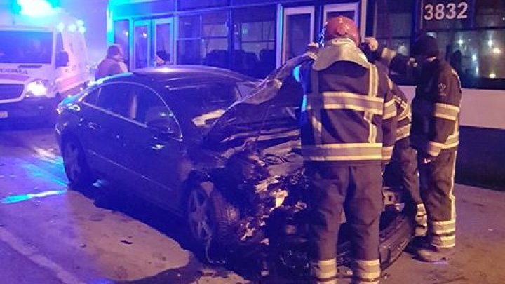 Accident grav lângă circul din Capitală. Ambulanța și pompierii sunt la fața locului (FOTO/VIDEO)