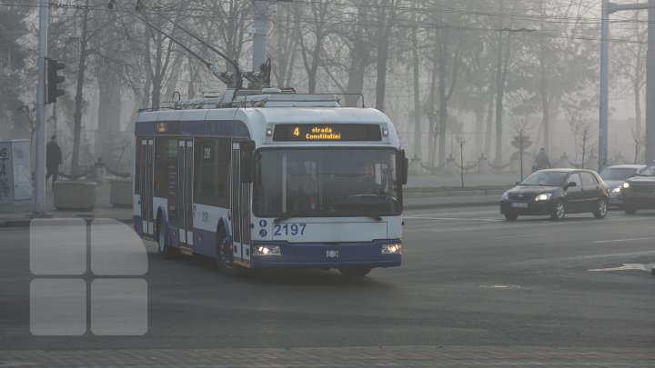 Cum arată noile troleibuze cu camere video şi prize USB (FOTO)