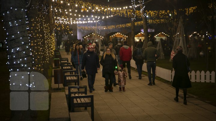 La Chişinău a fost inaugurat Târgul de Crăciun (FOTOREPORT)