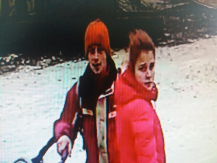 Poliţia, în ALERTĂ. Se caută trei suspecţi care au AGRESAT o persoană pe o stradă din Ialoveni (FOTO) 