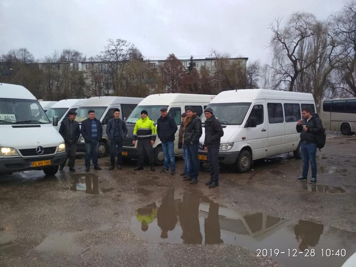 Microbuzele de pe rutele interurbane, verificate de inspectorii de patrulare. Scopul care a stat la baza executării controalelor