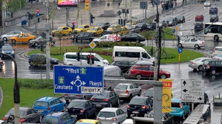 Atenţie dacă mergeţi cu maşina în Bucureşti. Apar taxe de poluare pentru autovehiculele vechi