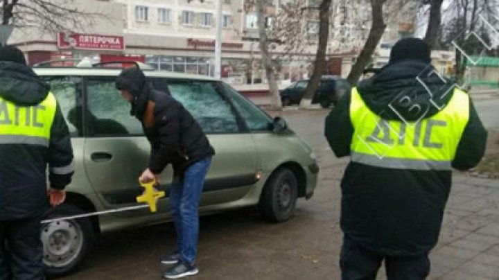 Impact violent în oraşul Grigoriopol. O femeie a fost lovită pe o trecere de pietoni (FOTO)