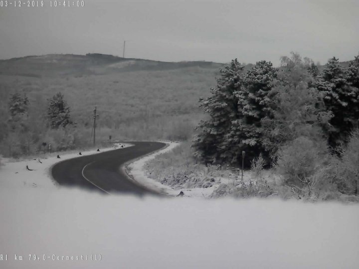 A NINS în nordul şi centrul ţării. Sute de tone de material antiderapant, împrăștiate. Cum se circulă la această oră (FOTO)