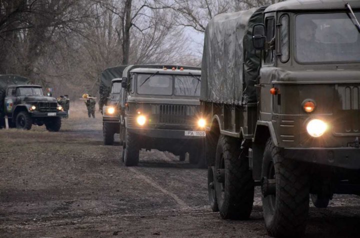 Militarii, în acţiune. La Bălţi au avut loc tunuri antitanc, aruncătoare de grenade şi evacuarea răniţilor cu elicopterul (FOTO)