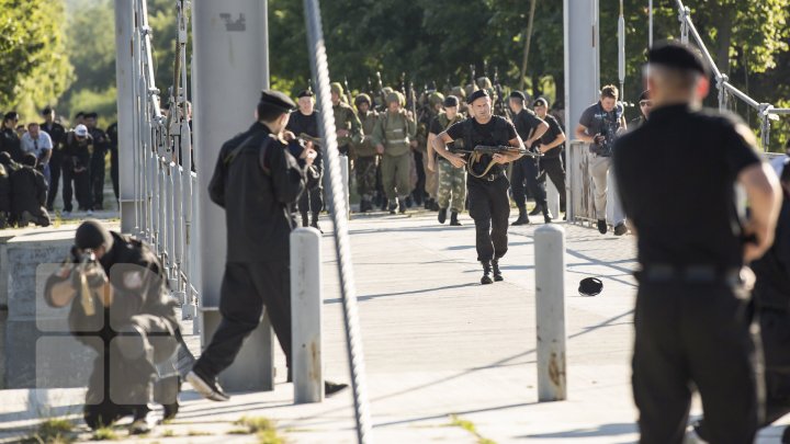 La mulți ani, POLIȚIA NAȚIONALĂ. Se împlinesc 29 de ani de la fondare (FOTOREPORT)