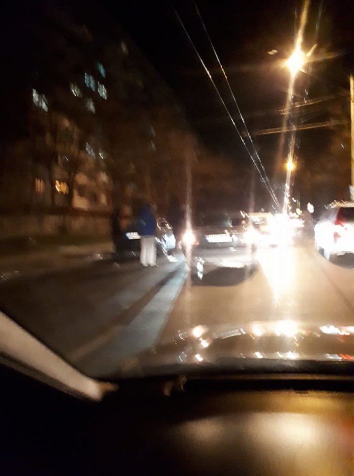 Încă un accident în Capitală. Două mașini, avariate pe strada Hristo Botev (FOTO/VIDEO)