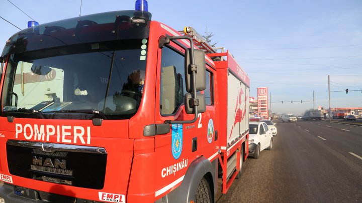 Motivul pentru care mai multe echipaje de intervenţie au circulat astăzi pe străzile din Capitală cu girofarul pornit (FOTO)