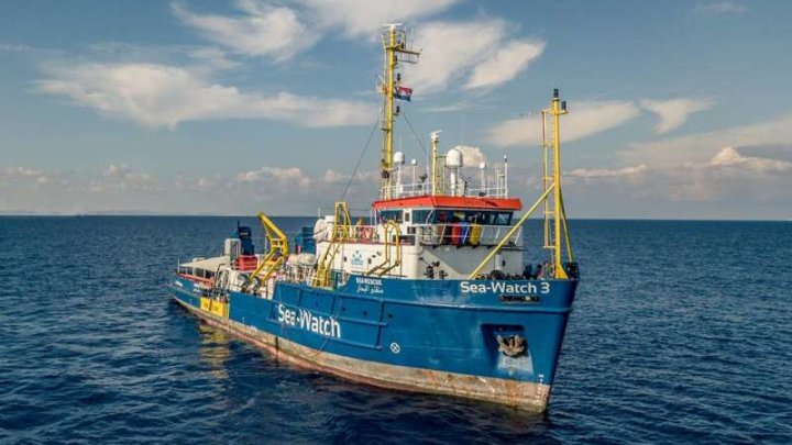 Nava umanitară cu migranți Sea-Watch 3 şi-a schimbat pavilionul din olandez în german